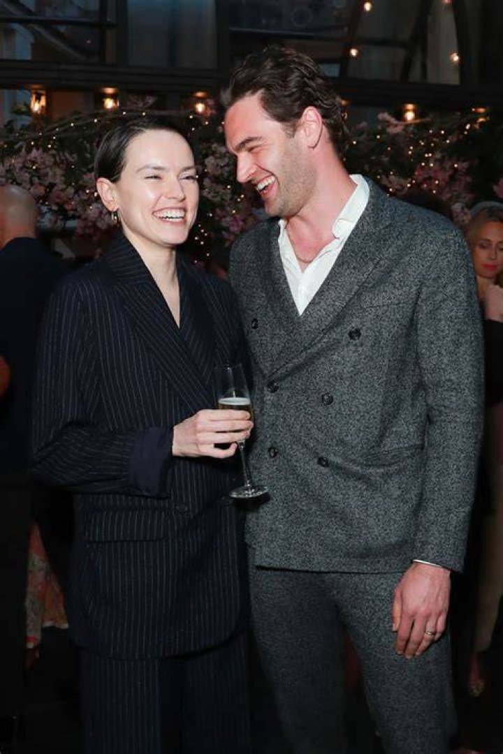 Daisy Ridley and Tom Bateman