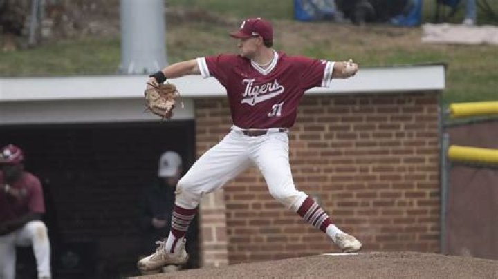 Hampden-Sydney College Baseball Program Information