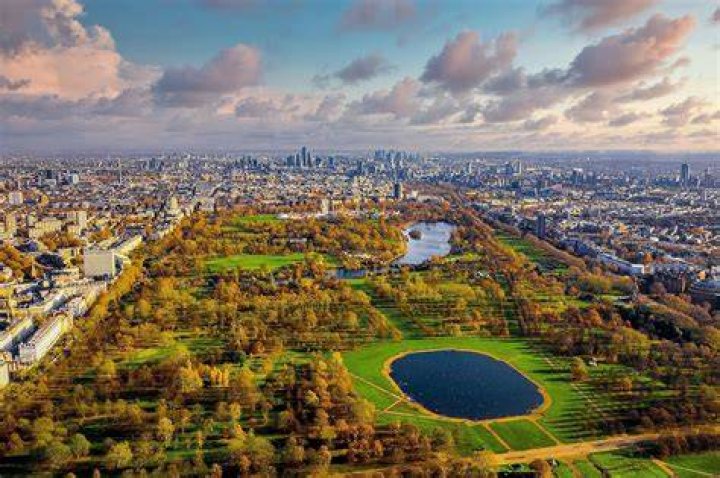 Is Hyde Park a settlement?
