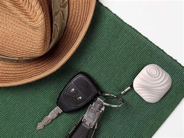 Nut3 Bluetooth Tracker Lifestyle