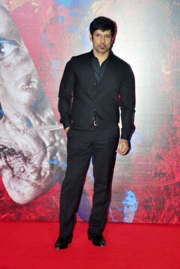 Vikram (Actor) Height, Weight, Age, Wife, Children, Biography & More